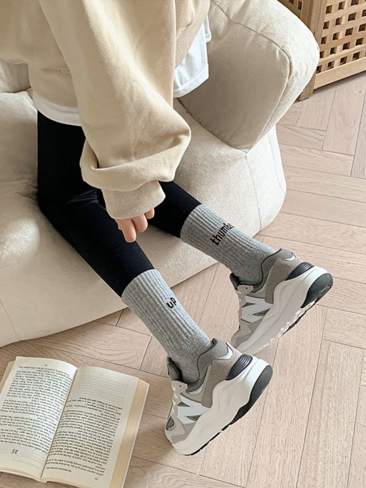 문자 바깥쪽에 상어 바지가 달린 양말 인터넷 연예인 신상 여성 중간 길이 봄 가을 겨울 순면 스포츠 양말 유행