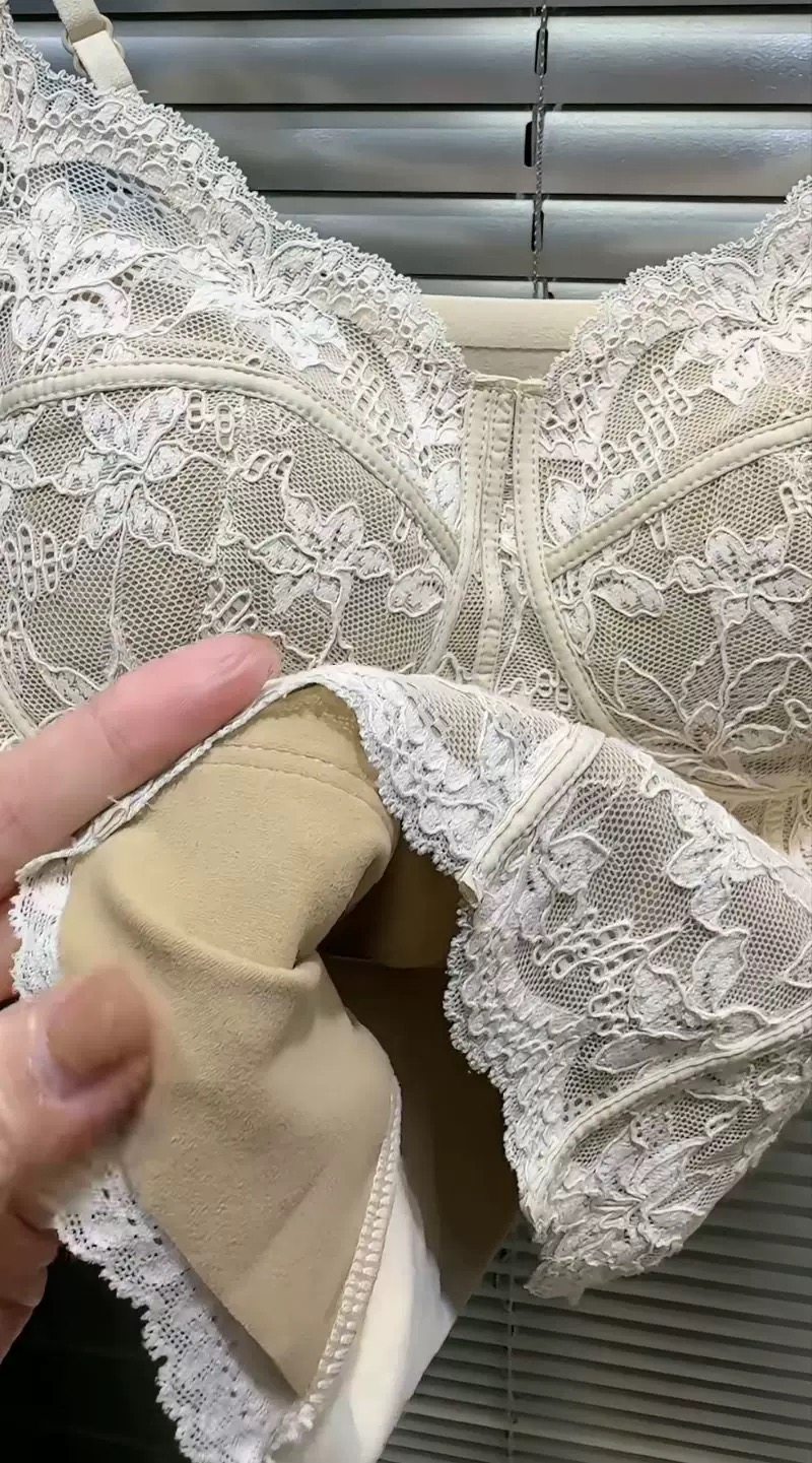 蕾丝吊带背心女保暖内衣带胸垫一体2025新款秋冬内搭可外穿打底衫