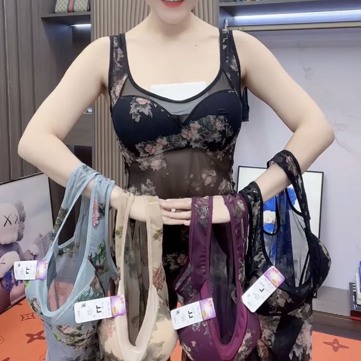 薄款胸罩中年吊带背心妈妈无钢圈美背大码文胸一体式内衣女带胸垫