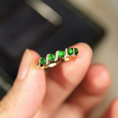 天然玉髓阳绿蛋面戒指高颜值气质