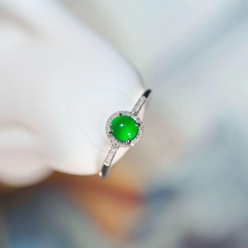 S925银镶嵌老坑玉髓冰阳绿蛋面戒指气质时尚高级感调节指环女士