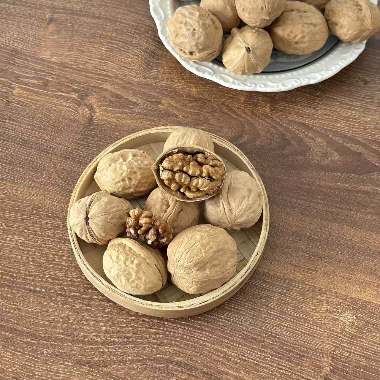 新疆正宗薄皮核桃新果