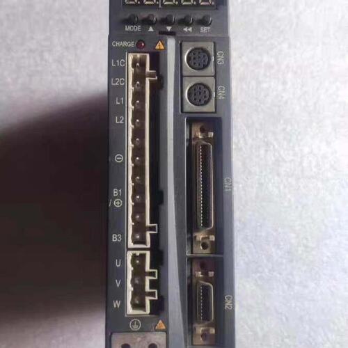 议价变频器IS500PS3R8I-156IS500P-S3R8I-1.5GIS500P-S3R8I-2.2G