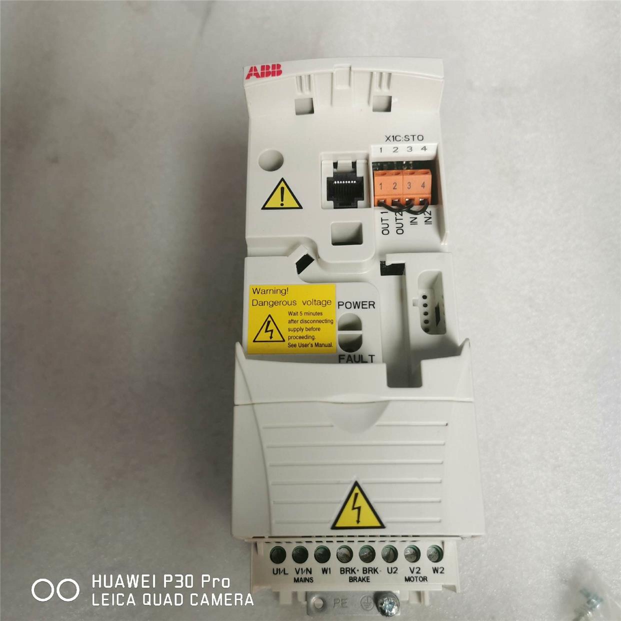 ABB变频器ACS355-03E-08A8-4 4KW