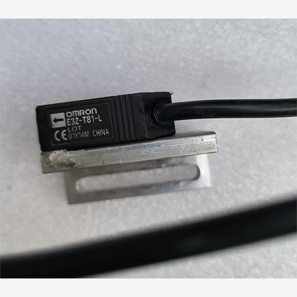 E3Z-T81-L 光电对射传感器