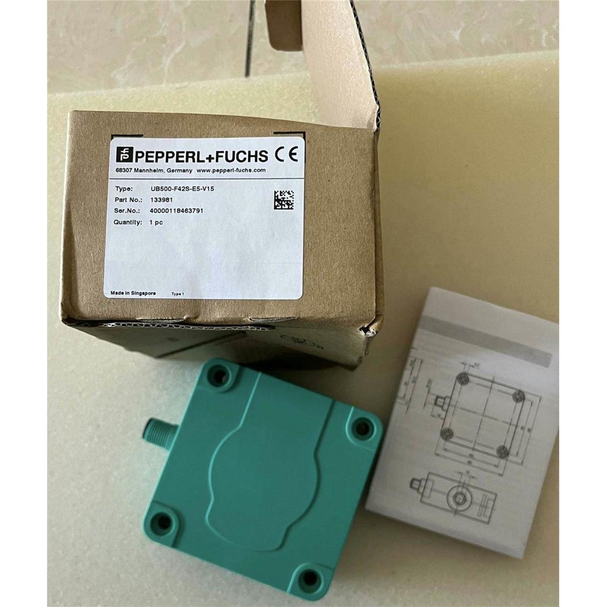 倍加福超生传感器 UB500-F42S-E5-V15