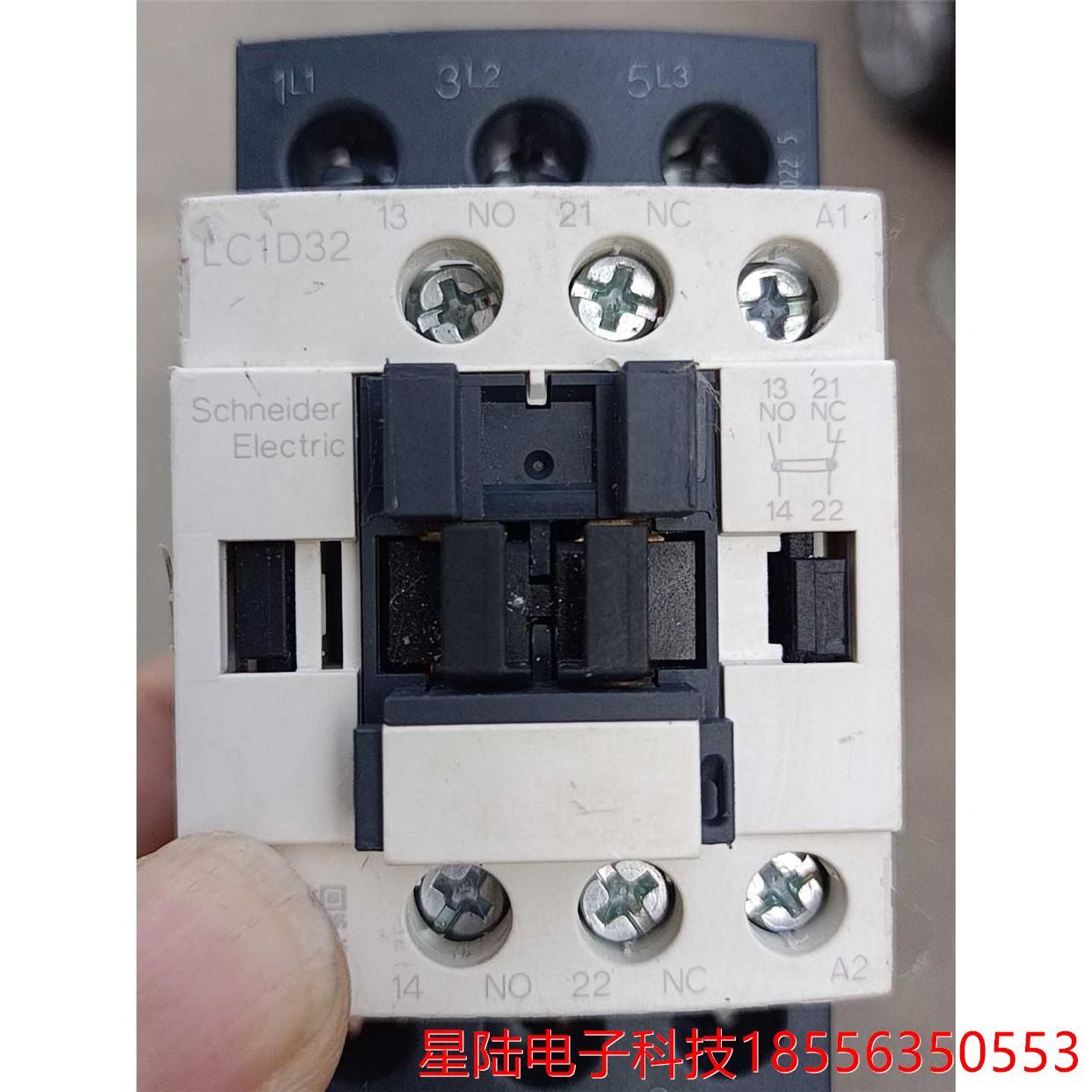 询价再拍 施耐德接触器LC1D32五金店剩一个,无包装.成色如图,