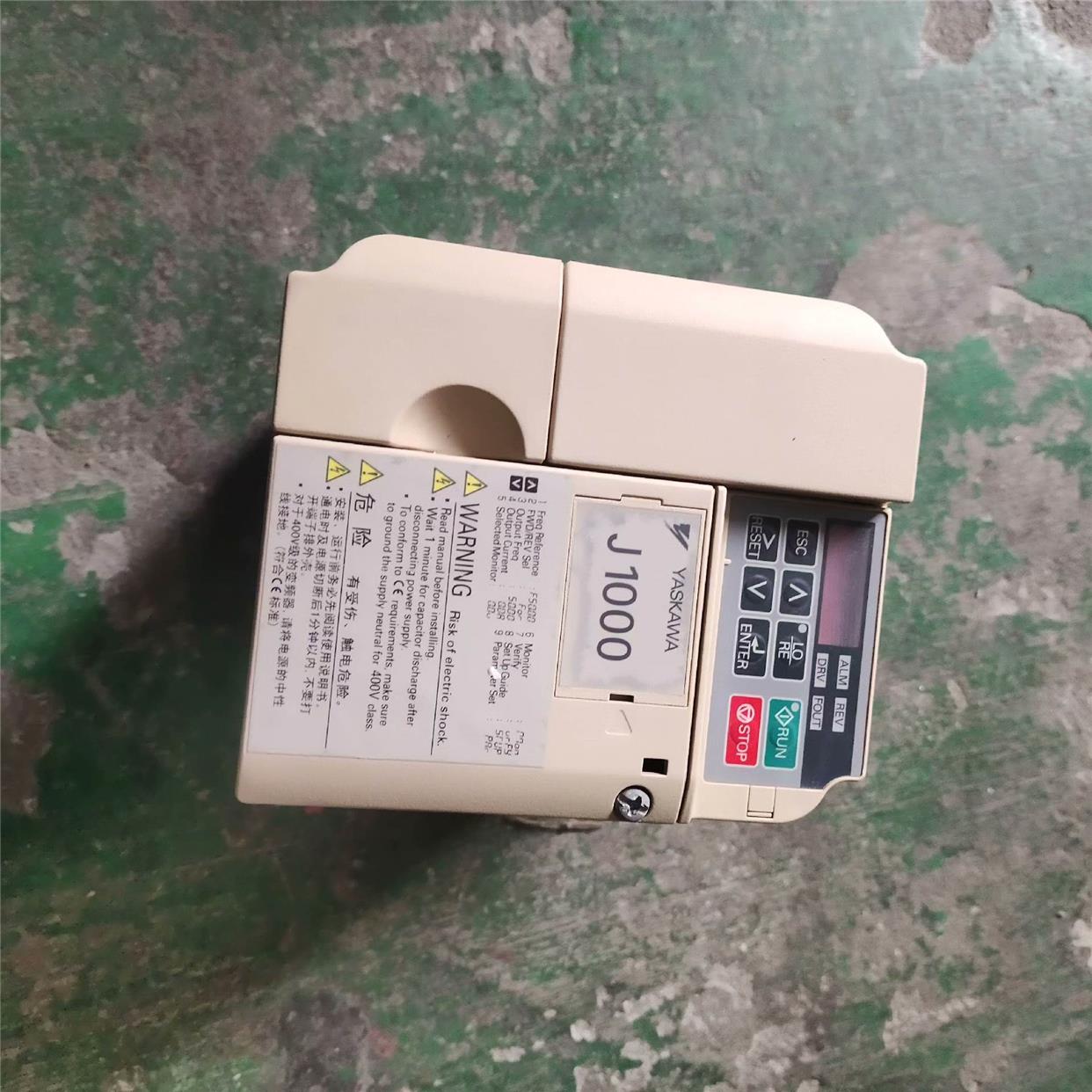 安川变频器CIMR-JB4C0005BBA  2.2KW/1