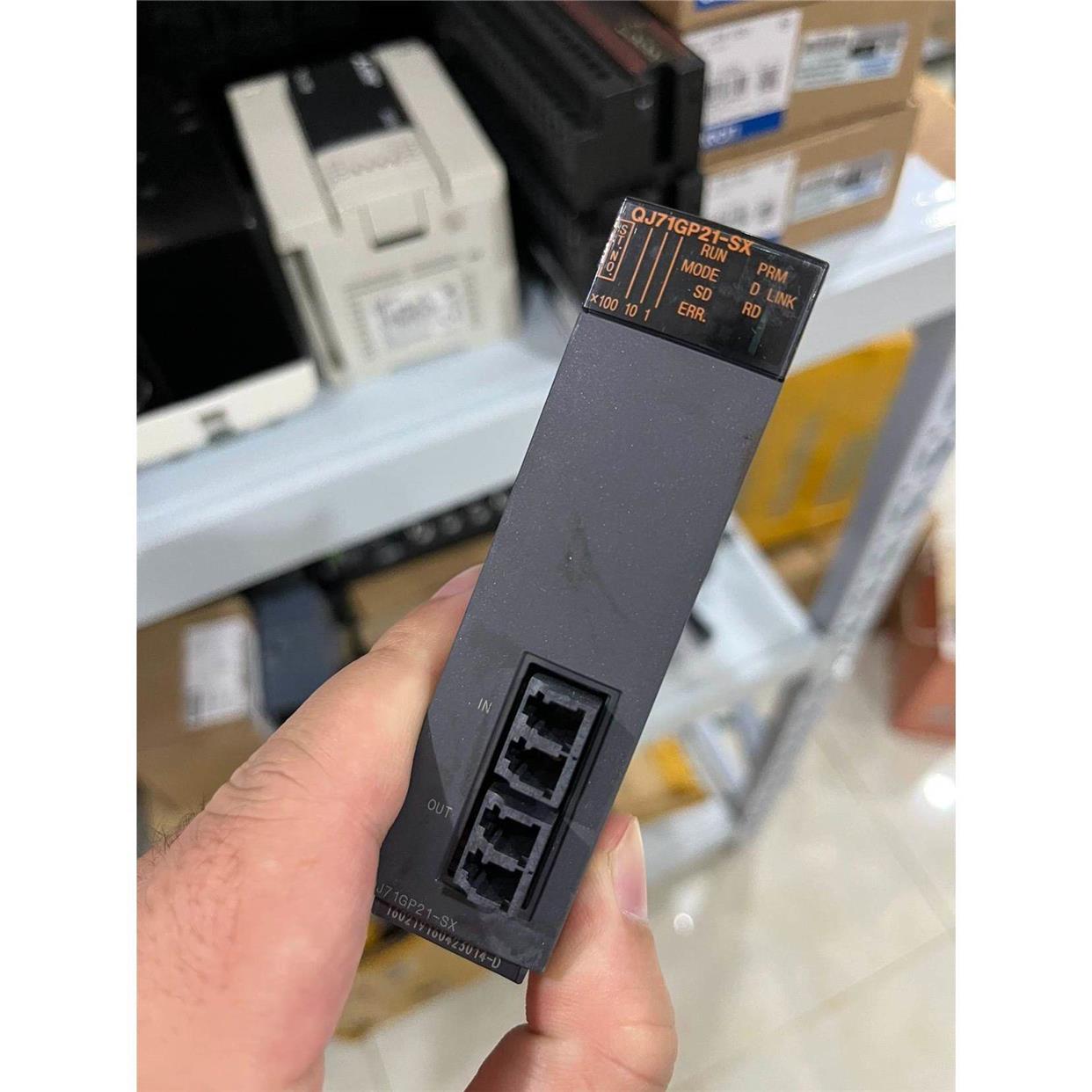 三菱QJ71GP21-SX，95新功能，成色漂亮，有需要