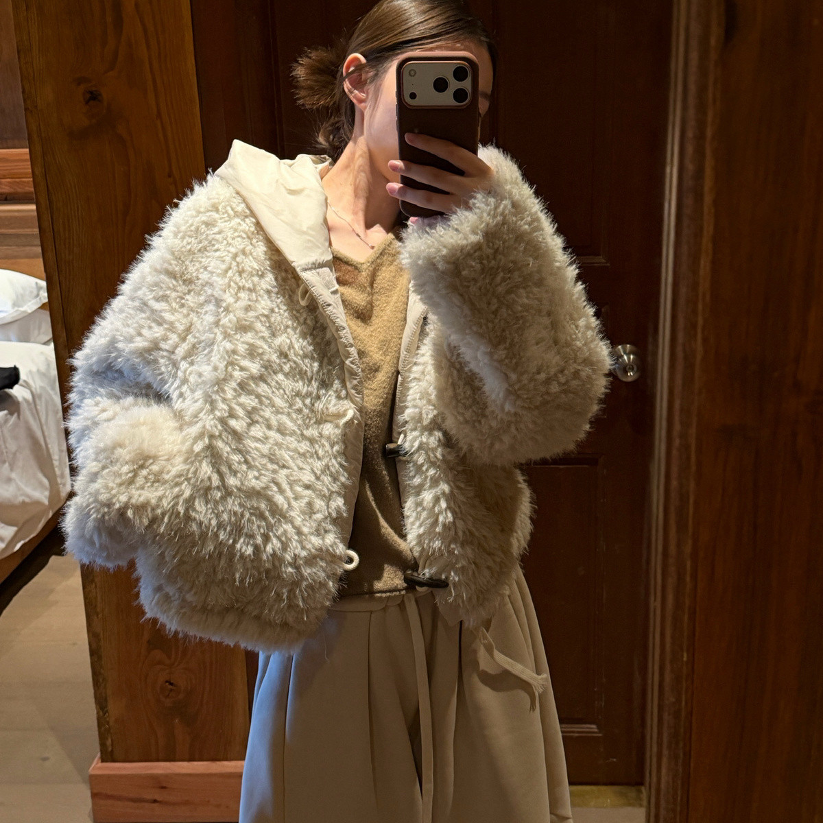 韩系牛角扣毛绒外套仿皮毛短款