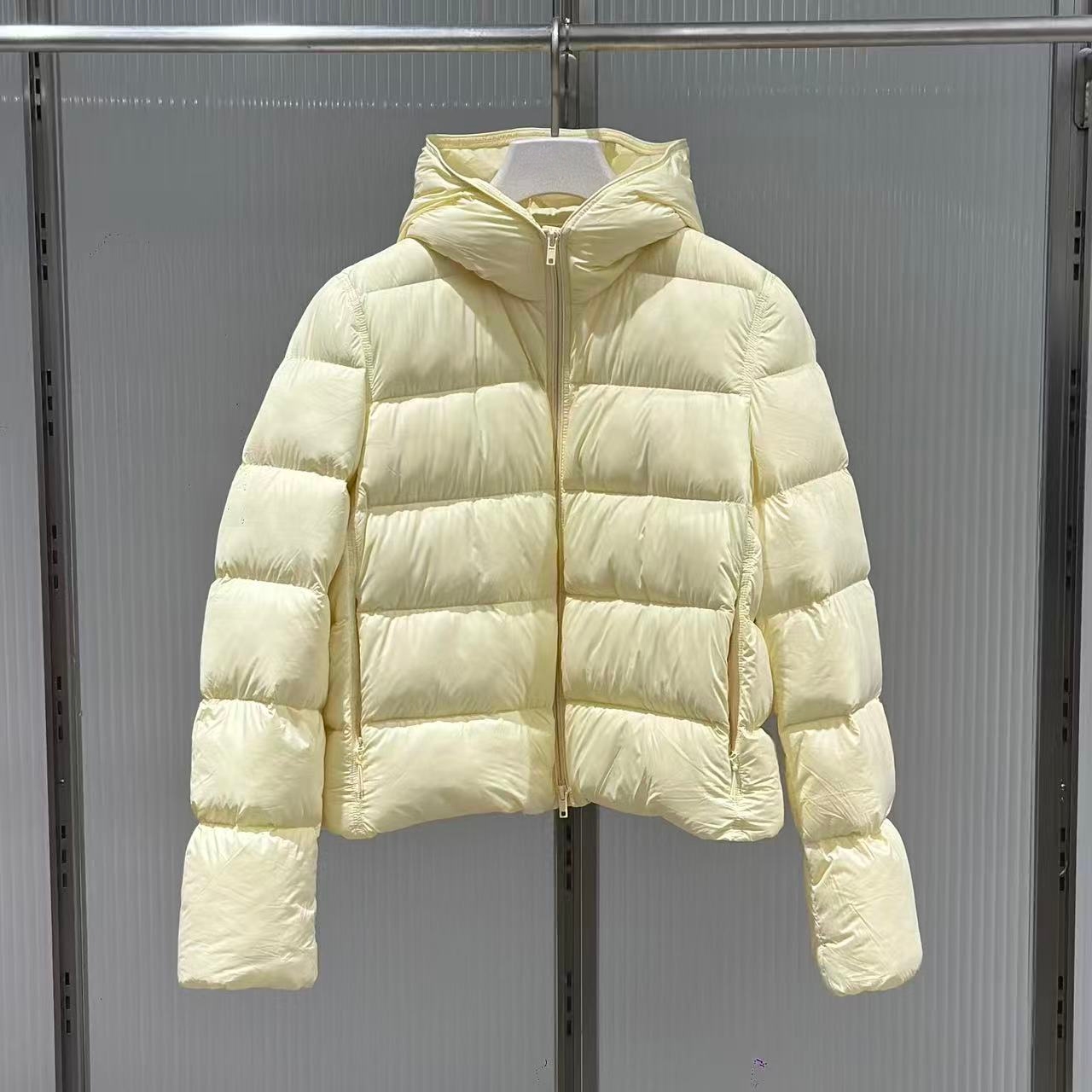 新品羽绒服宽松连帽短款