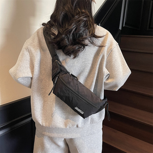 秋冬季大包包女2026新款尼龙布包胸包男士出行背包休闲斜挎包腰包