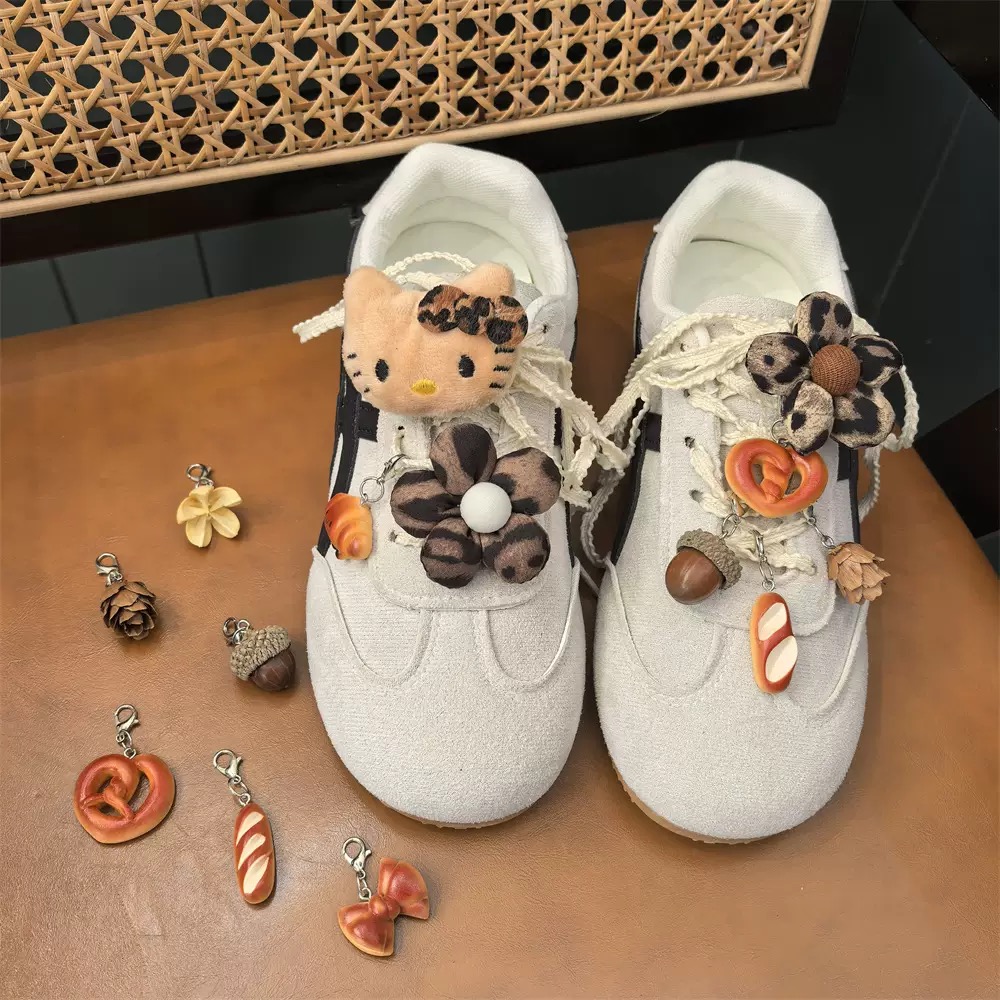 新款毛绒豹纹花朵猫咪鞋花松果仿真面包食玩鞋子装饰挂件运动配饰