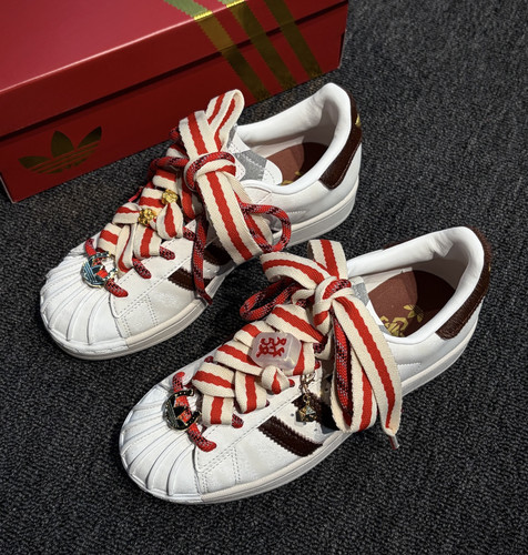 适配阿迪三叶草贝壳头圣诞金色鞋花鞋带新年配饰马年套装鞋扣diy