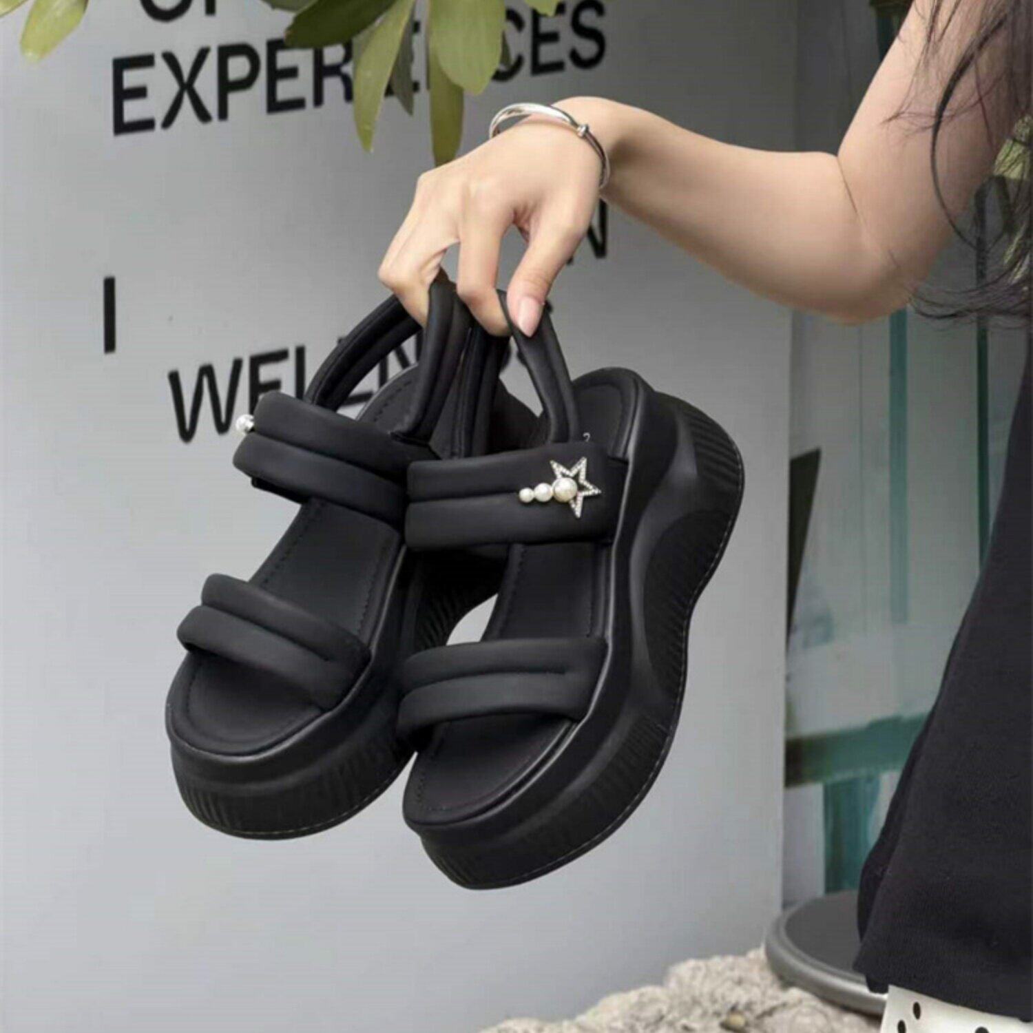 超火松糕厚底软弹舒适罗马凉拖2026年夏季新款便捷魔术贴休闲凉鞋