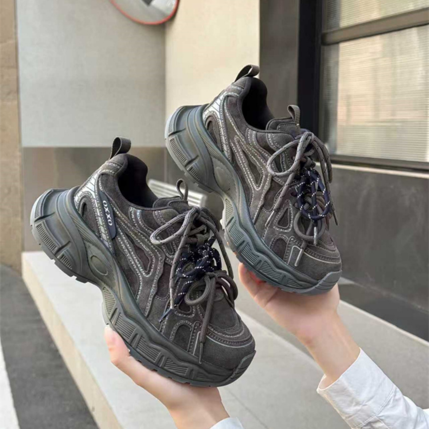 韩版显脚小复古磨砂小众拼接老爹鞋2025秋冬新款超火双鞋带运动鞋