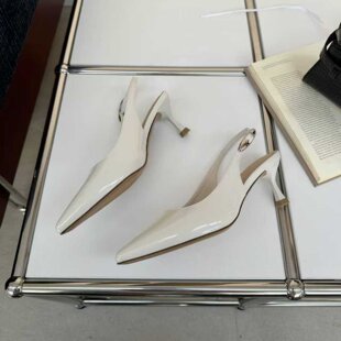 法式漆皮尖头包头凉鞋女2026夏季新款细跟后绊带气质时髦高跟凉鞋