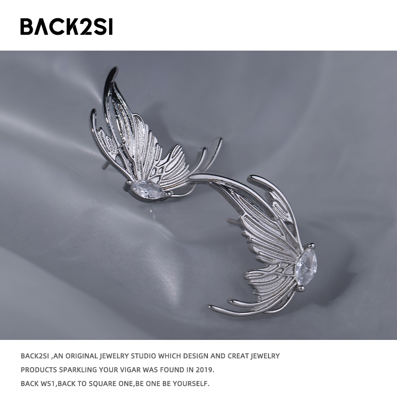 小众设计感燕尾蝶耳钉女镶钻轻奢精致时尚百搭银色耳饰送朋友礼物