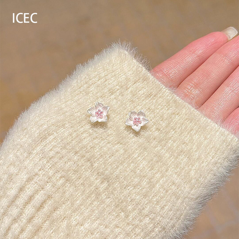 春夏小清新桃花耳钉轻奢高级感气质小巧简约百搭耳环2026新款爆款