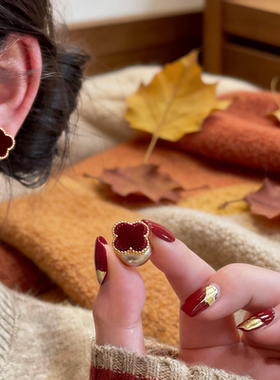 复古红色四叶花仿珍珠耳钉女小众设计气质新年过年耳环高级感轻奢