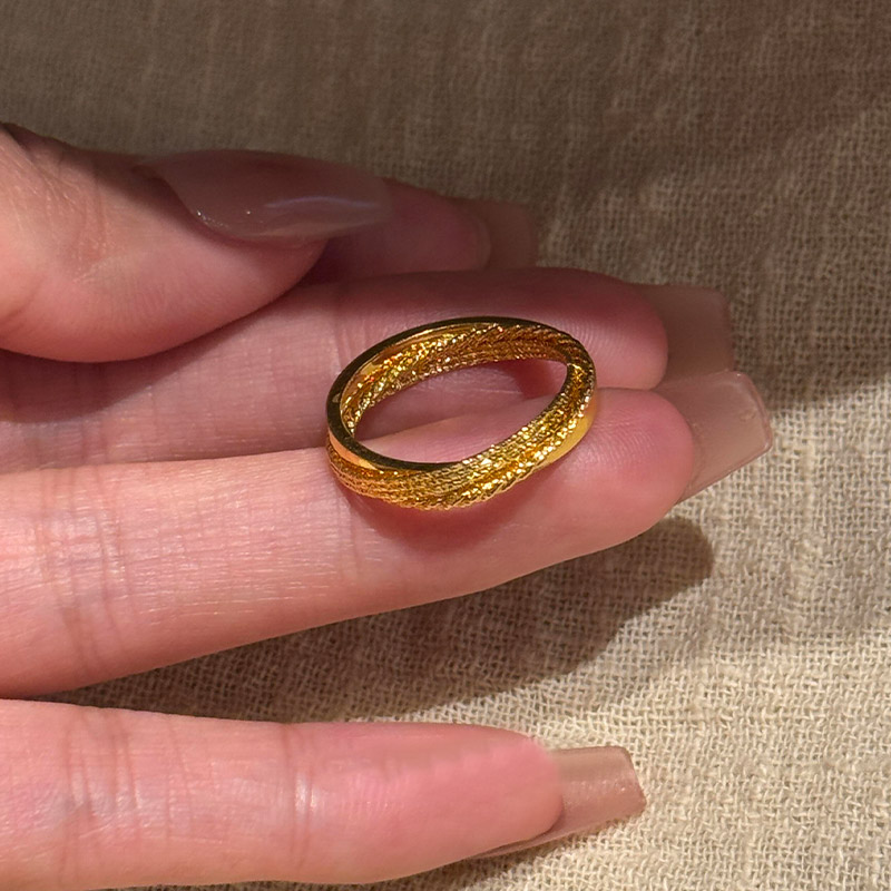 中古金色爆闪莫比乌斯环戒指女