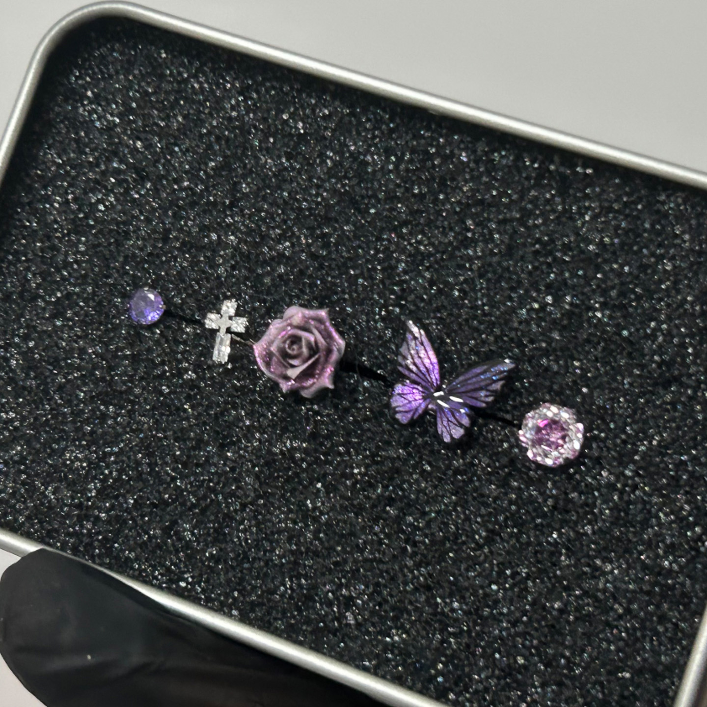 超仙紫色蝴蝶玫瑰闪钻十字架耳钉