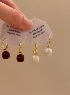 复古红色滴釉方糖耳环2025新款爆款高级感简约气质耳扣女秋冬耳饰