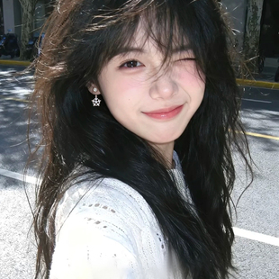 小众设计感仿珍珠雪花耳钉2025新款爆款高级感轻奢气质秋冬耳环女