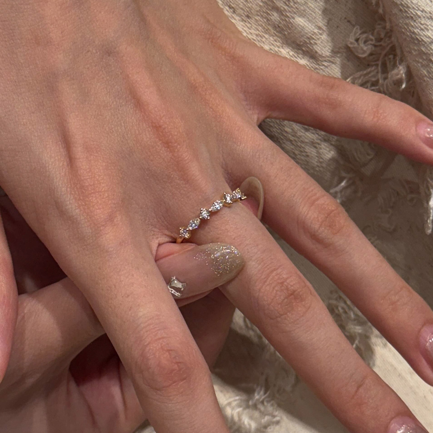 细款金色仿排钻戒指女小众设计感