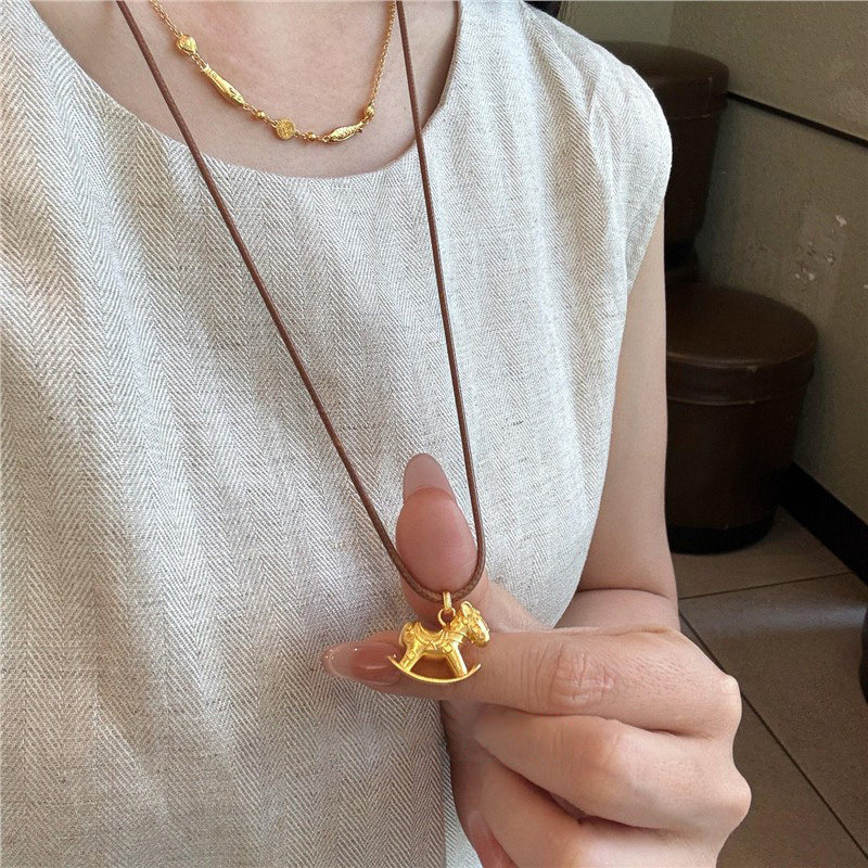 新中式小金马吊坠棕绳项链
