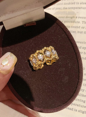 中古金色重工宽面蕾丝锆石戒指女