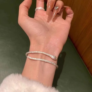 冷淡风开口蛇形手环女轻奢小众精致高级感 纯银色灵蛇手镯2025新款