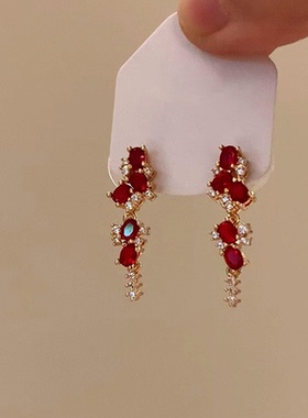 复古红色仿锆石流苏耳环2026新款爆款高级感轻奢精致喜庆新年耳钉
