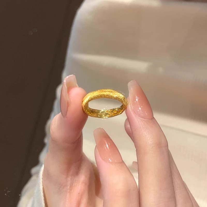 中古不规则纹理金色拉丝素圈戒指