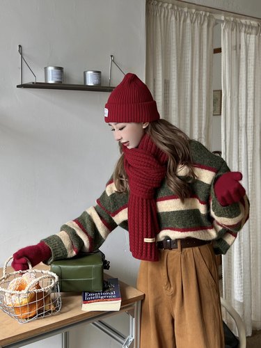 甜美学院风撞色条纹宽松圆领毛衣