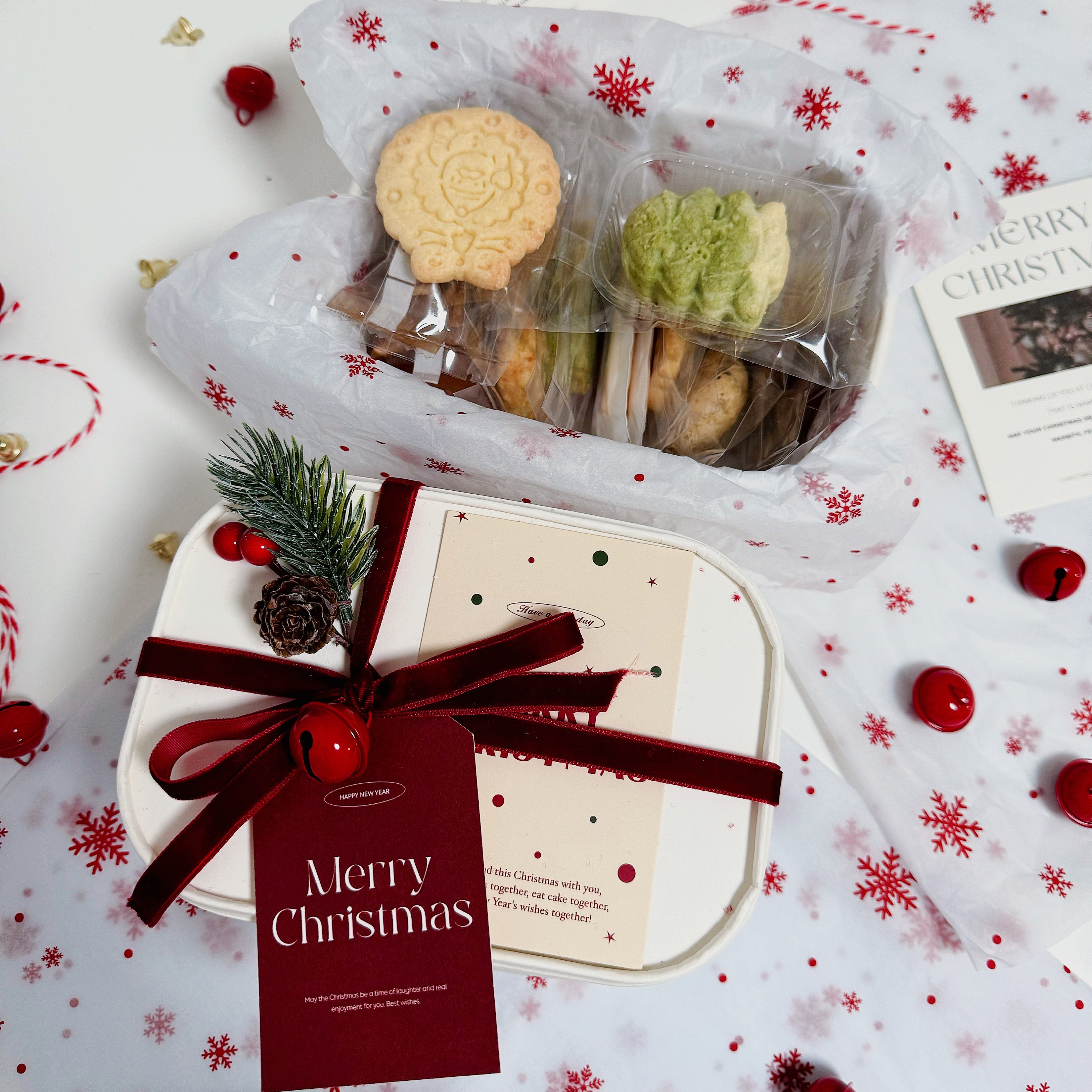 手工曲奇饼干混装雪花酥礼盒装送礼休闲零食甜点圣诞礼物