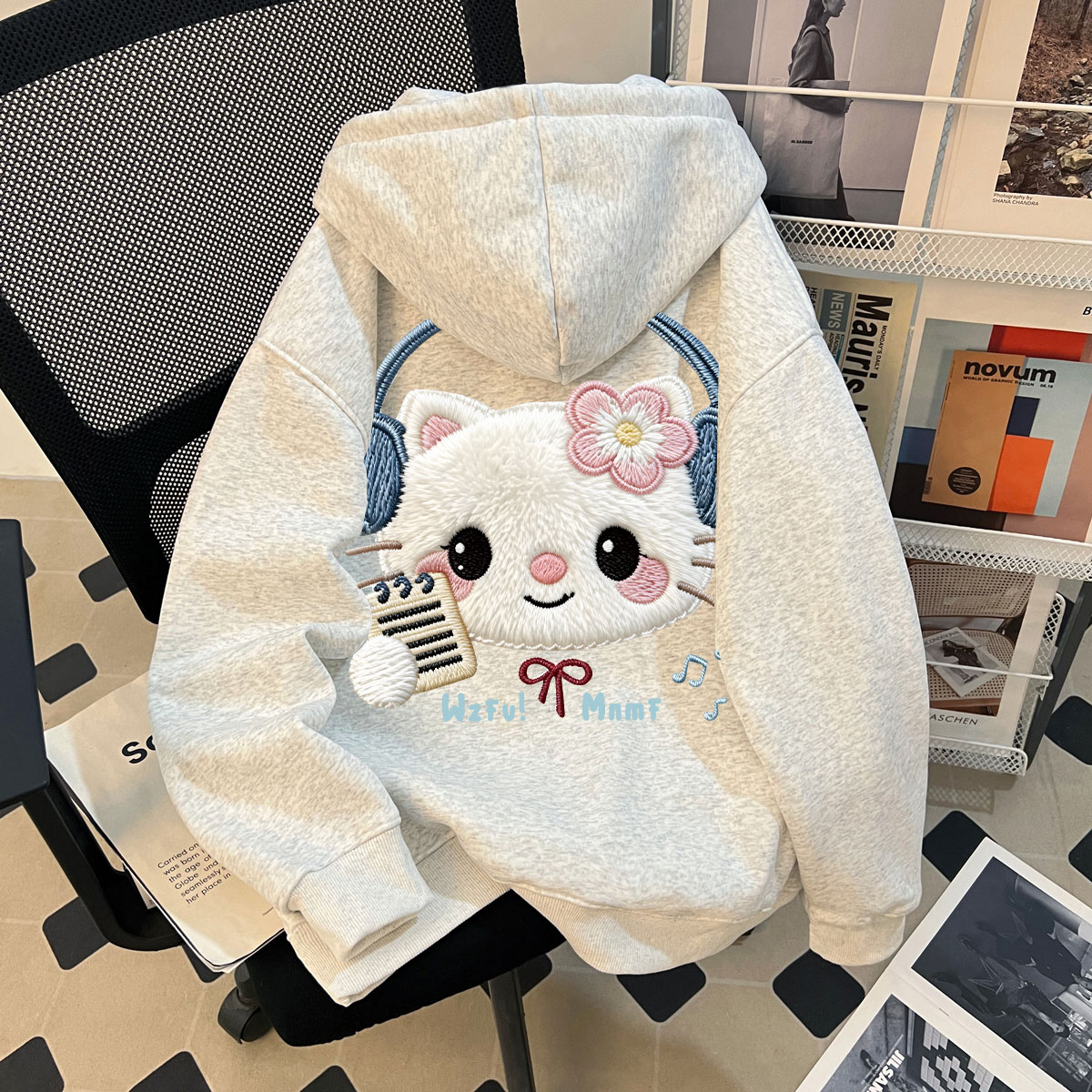 秋冬女童加绒加厚连帽仿刺绣卫衣