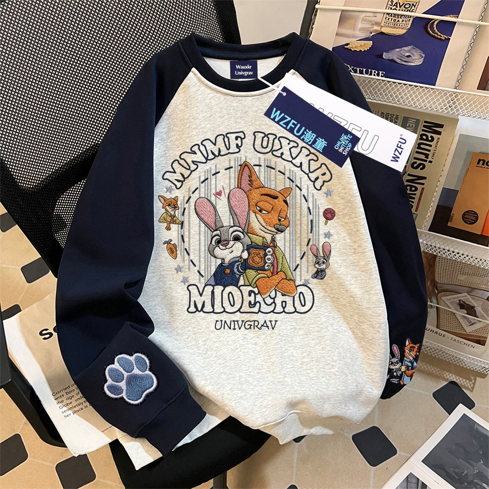 卡通仿刺绣朱迪尼克2026新款女童加绒插肩圆领卫衣中大童新年衣服