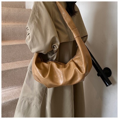Oddity Couture复古软皮饺子包女大容量慵懒风单肩斜挎包