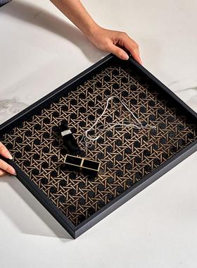 现代极简风商务公寓样板间会所软装饰品高级感黑白马毛大托盘摆件