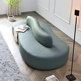 新款双面坐客厅沙发接待异形背靠背休息服装店轻奢会客皮艺沙发