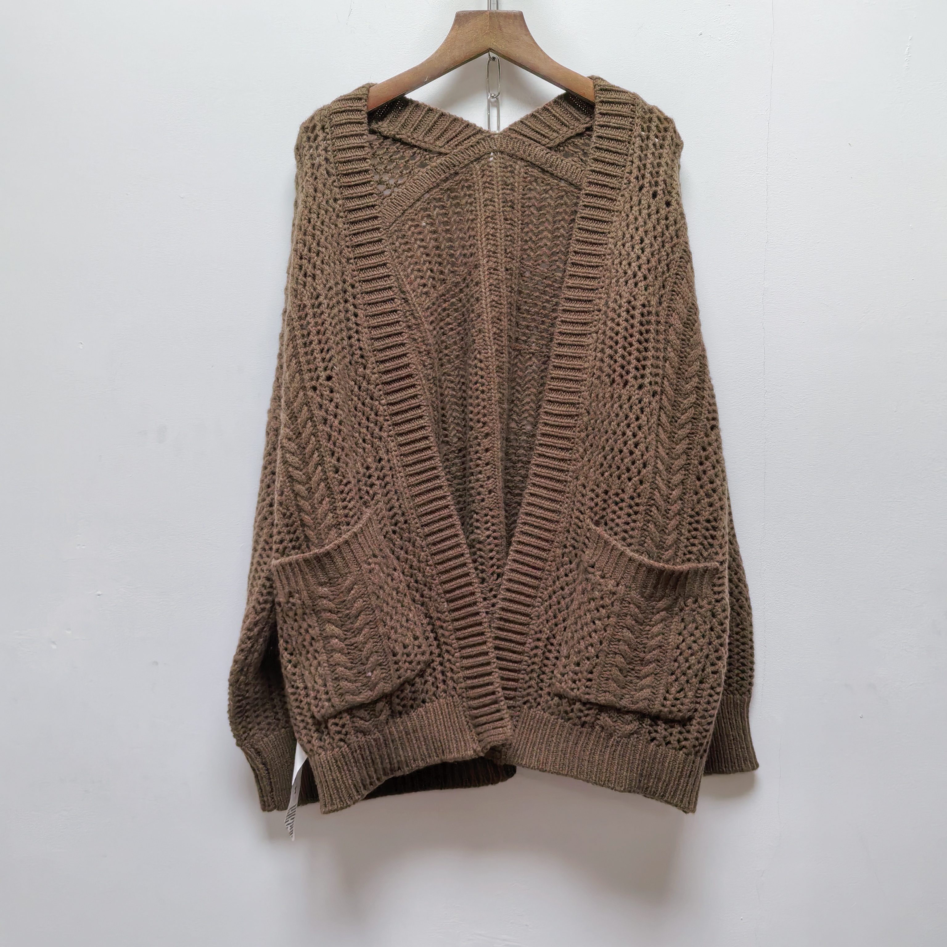 2025春秋新款V领棕色针织衫长袖休闲百搭软糯打底开衫女外套M415