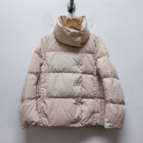 反季福利闪耀的荧火冬新款女士休闲黑色短款立领面包服羽绒服0450