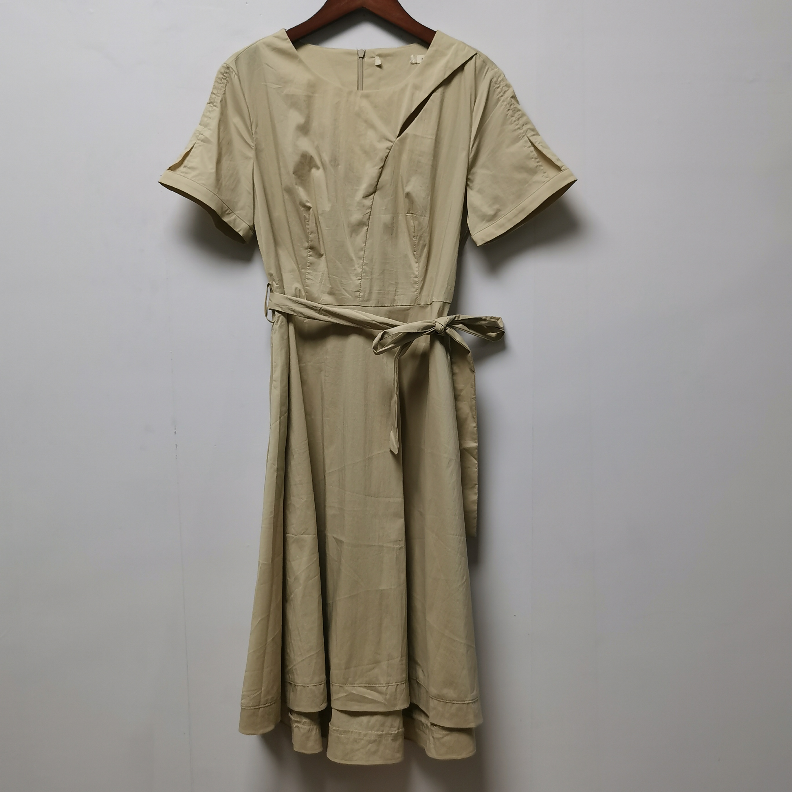 【艺】系列撤柜女装去标系列2025夏季时尚百搭简约连衣裙女L172B