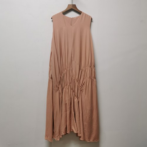 【艺】系列去标撤柜女装夏季时尚百搭气质无袖感连衣裙女L077