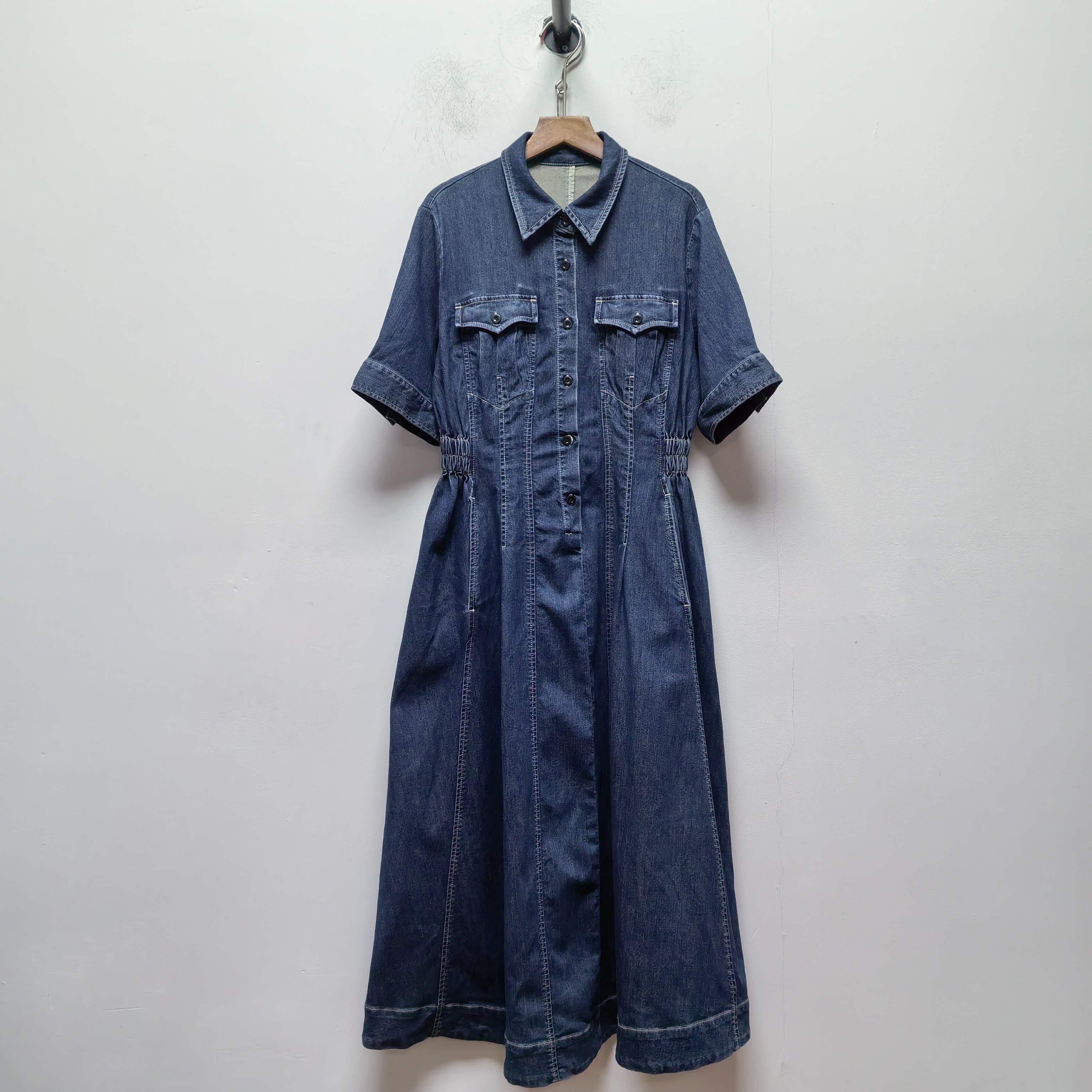 M去标撤柜牛仔连衣裙女秋复古波嬉风文艺收腰大摆中长连身裙I617