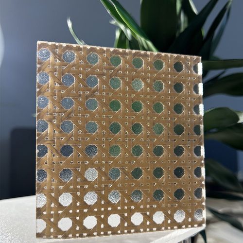 热卖阻燃仿潮有机树脂竹编板仿藤色藤编板装饰装修屏风隔断柜门用