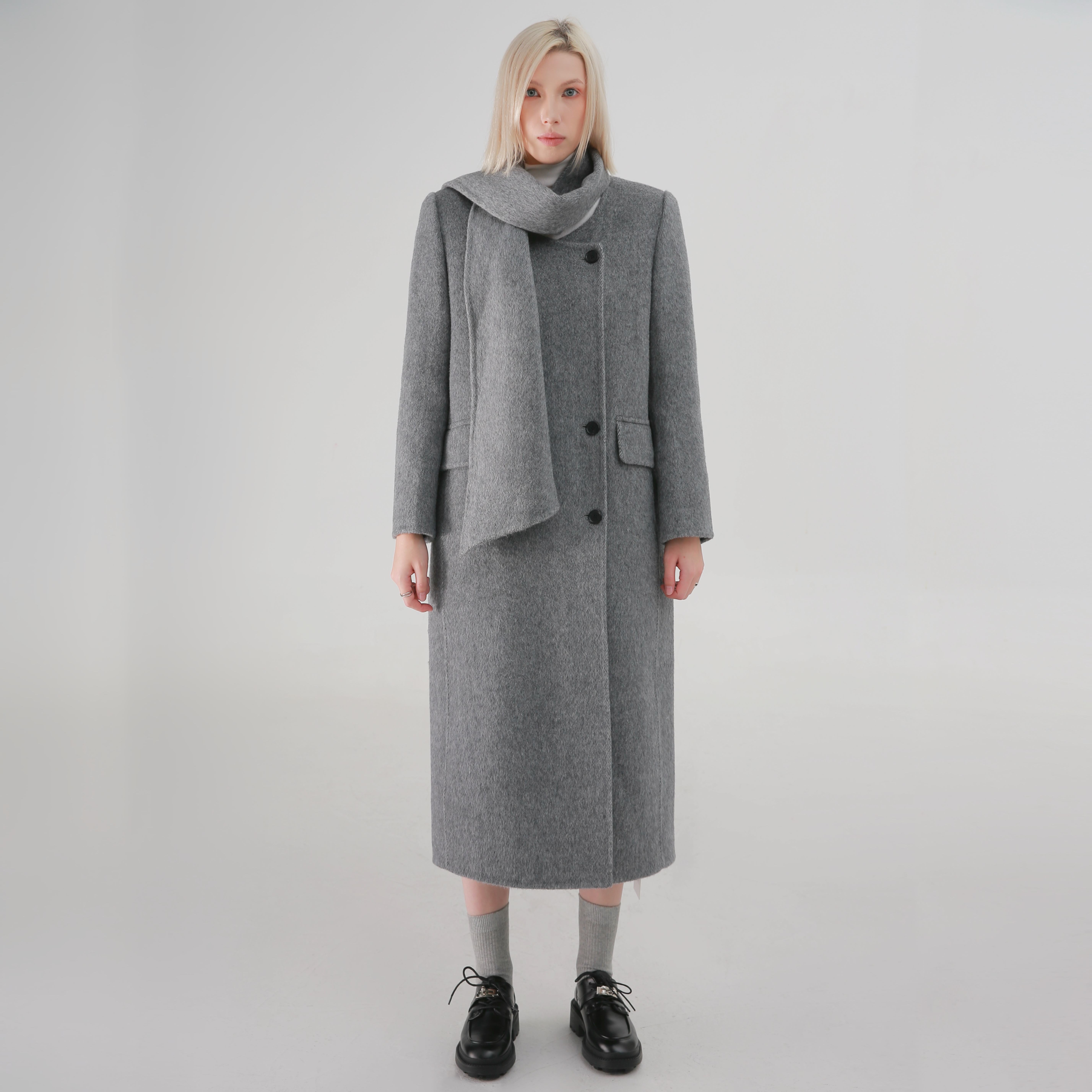 现货羊驼绒正肩戴围巾设计感大衣