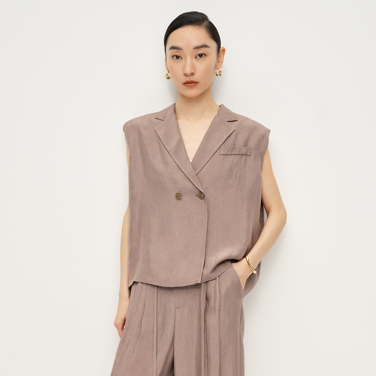 Dekashell/迪卡轩2025夏季新款气质OL风高级感无袖西装式马甲女款