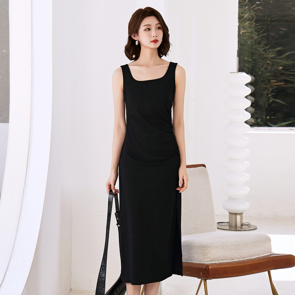 Dekashell/迪卡轩2025夏季新款气质方领中长款黑色女士背心连衣裙